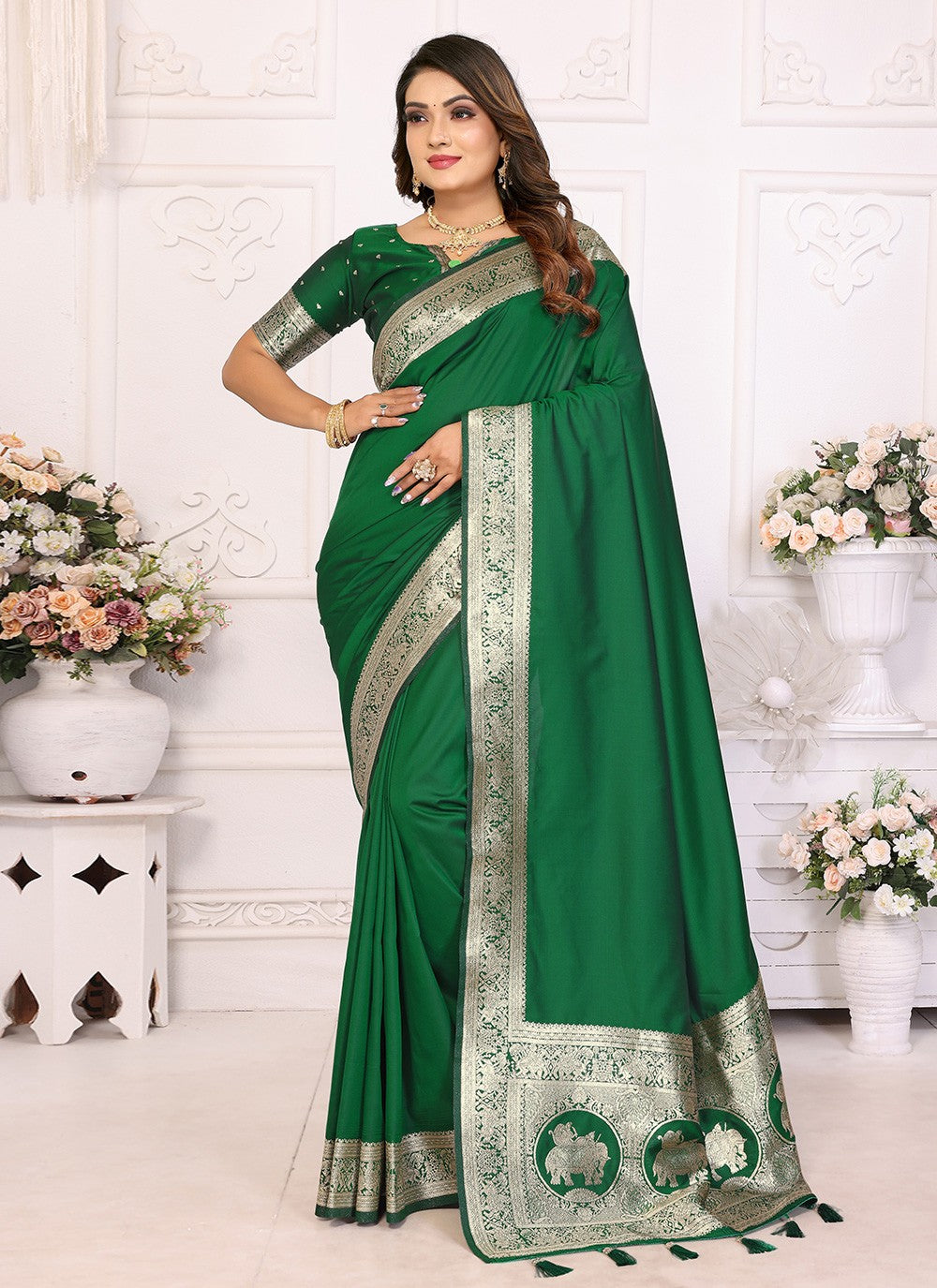 Green Banarasi Silk Classic Saree Jacquard Work, Weaving Zari S17847