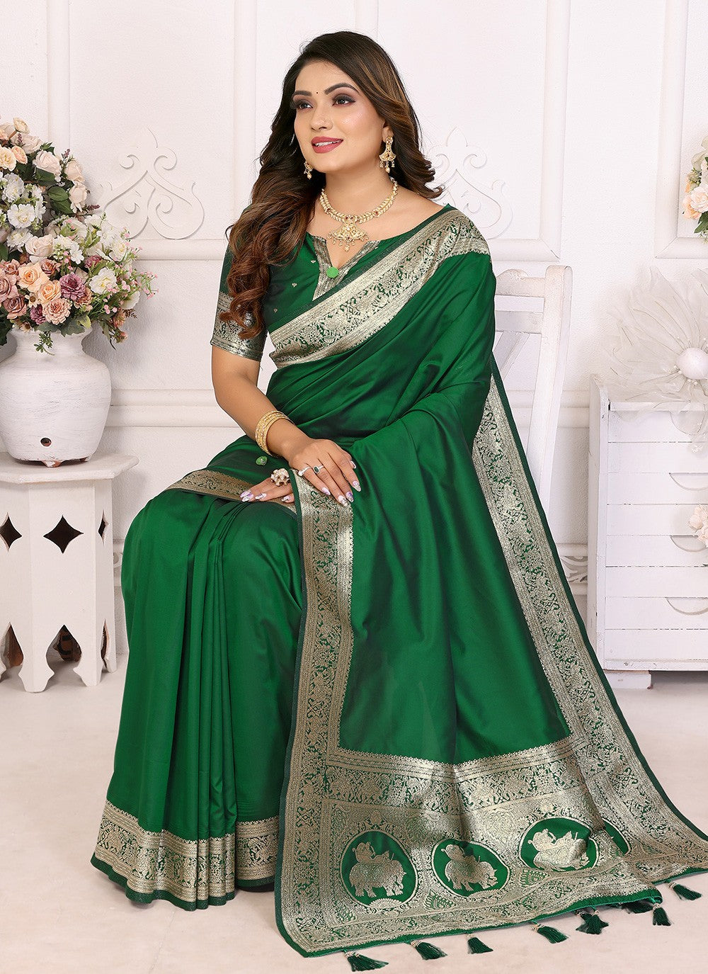 Green Banarasi Silk Classic Saree Jacquard Work, Weaving Zari S17847