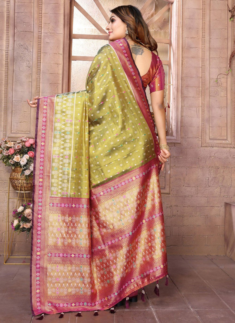 Designer Jacquard Work Green Banarasi Silk Saree S12895