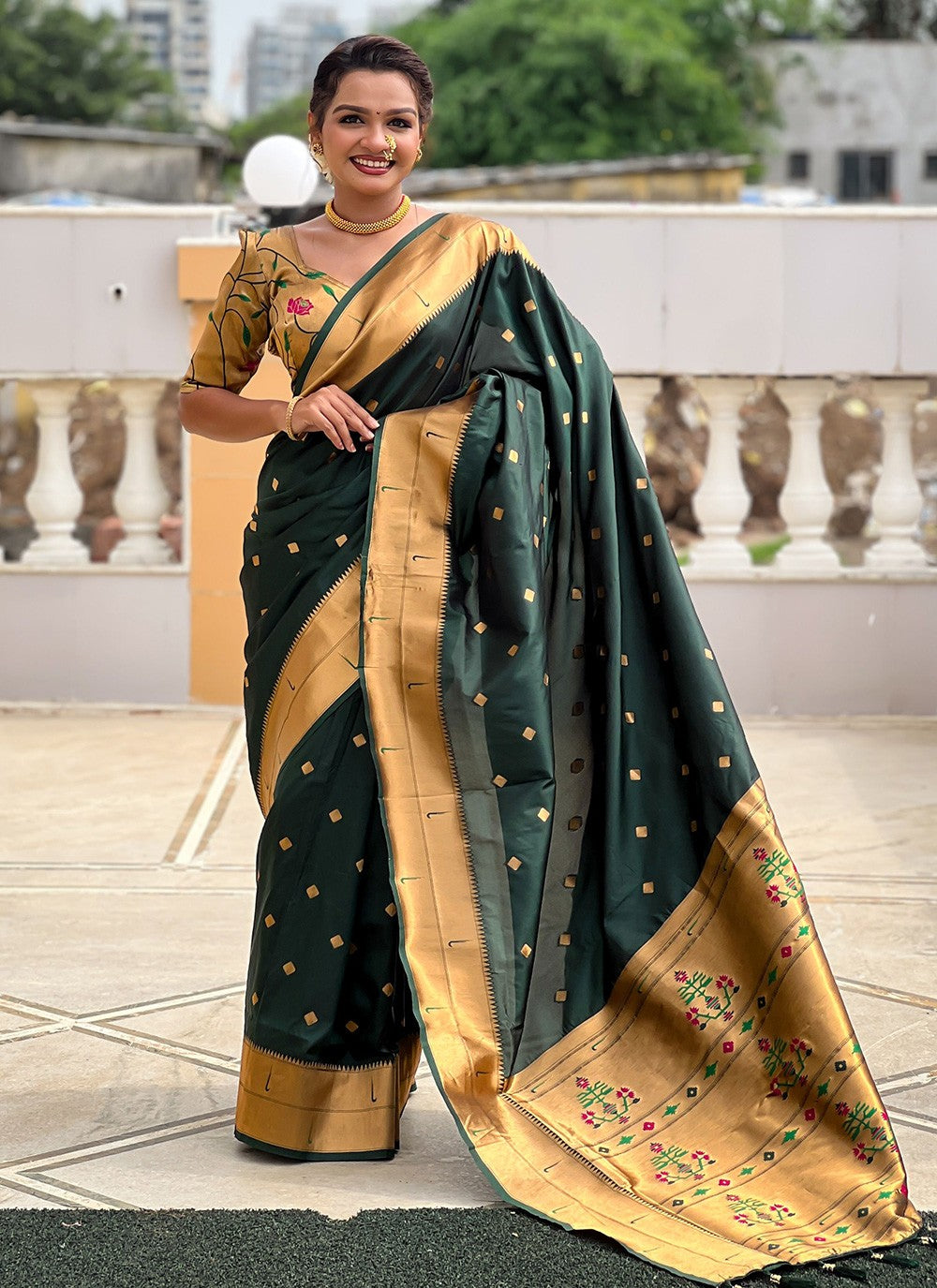 Green Silk Classic Saree Jacquard Work S18312