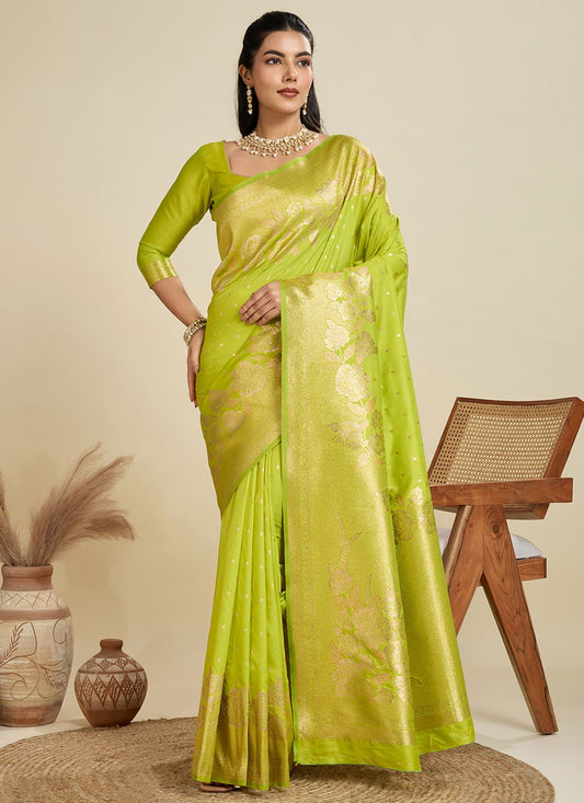 Green Kanjivaram Silk Classic Saree Weaving Zari S17507