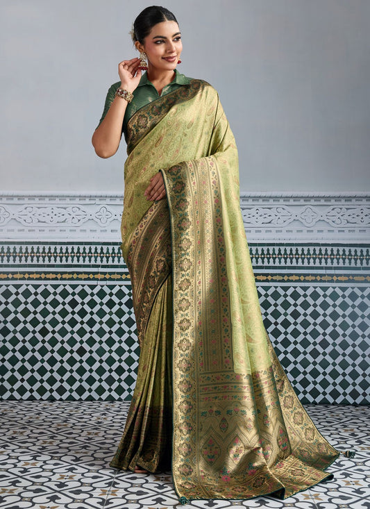 Green Kanjivaram Silk Traditional Saree Jaal, Meenakari, Woven, Zari S19341