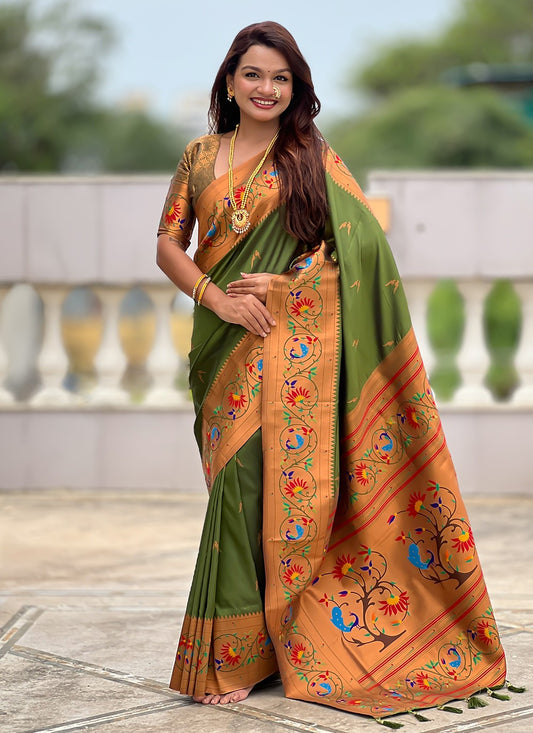 Green Silk Classic Saree Jacquard Work, Meenakari S19941
