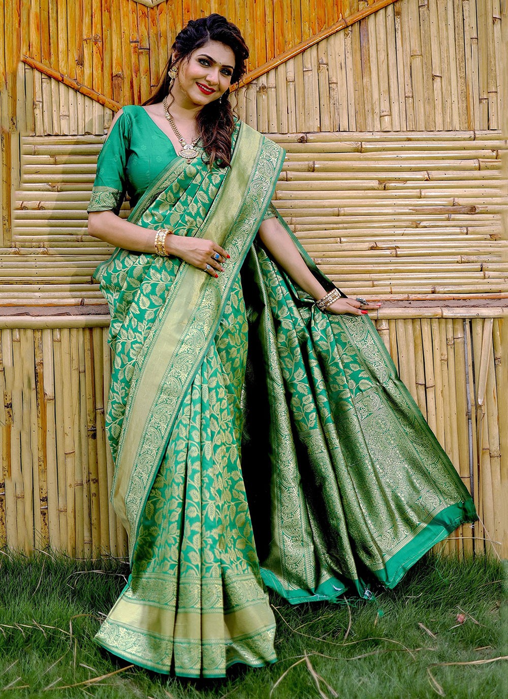Classic Woven Banarasi Silk Saree - S6034