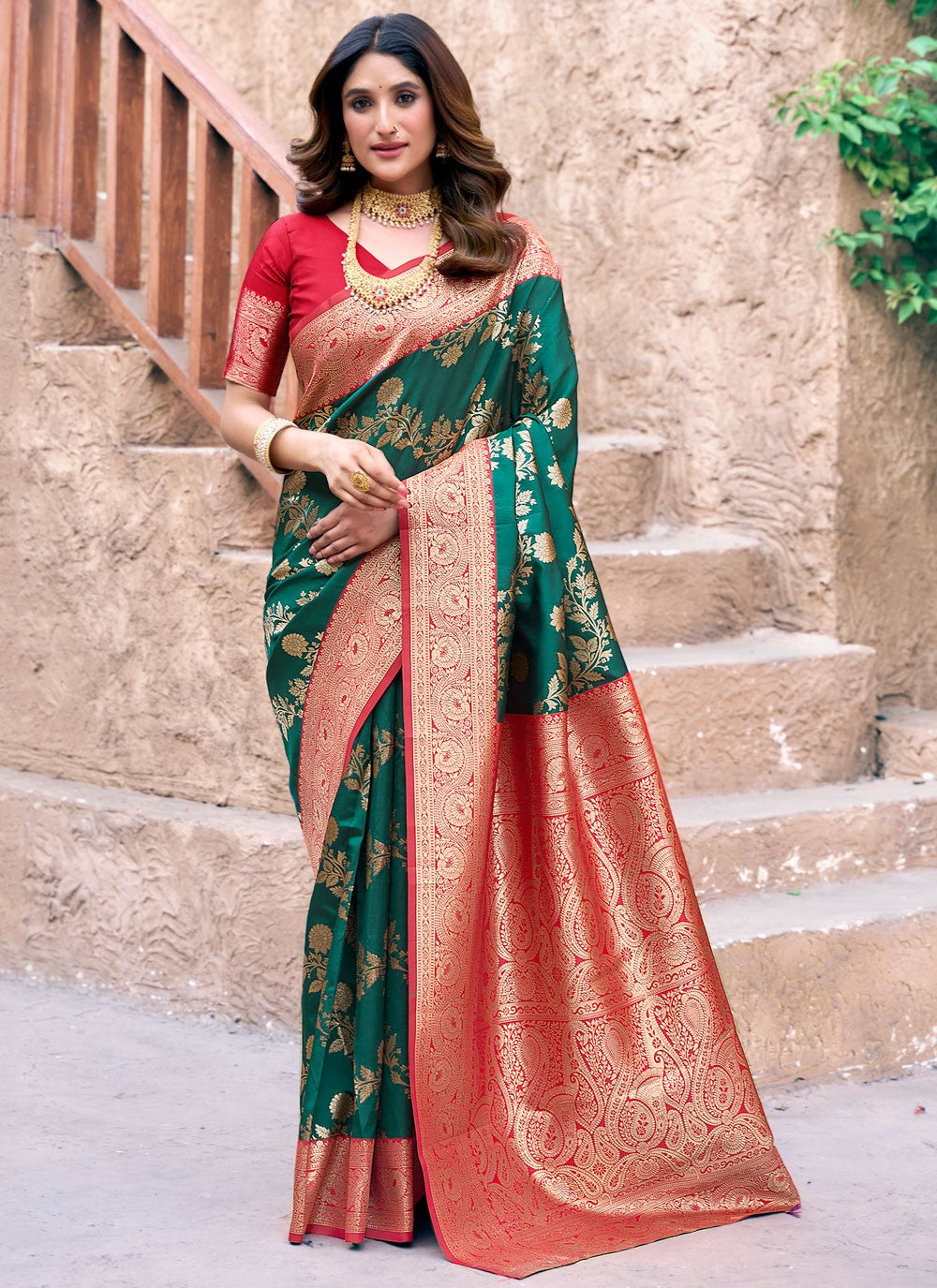 Classic Saree Weaving Zari Green Silk Saree S13287