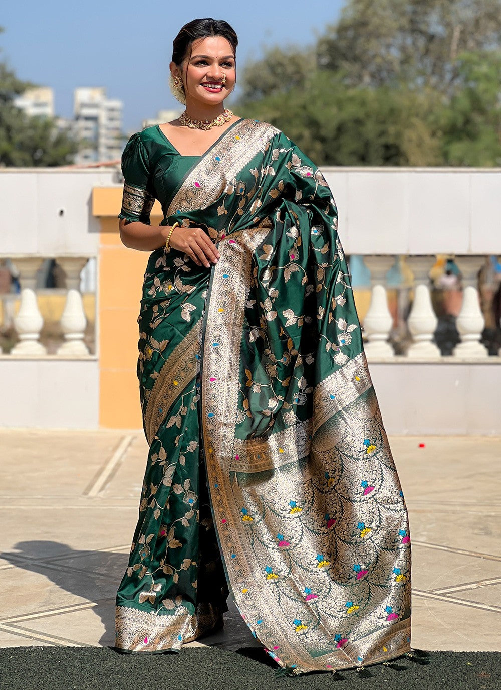 Green Banarasi Silk Contemporary Saree Jacquard Work S16582
