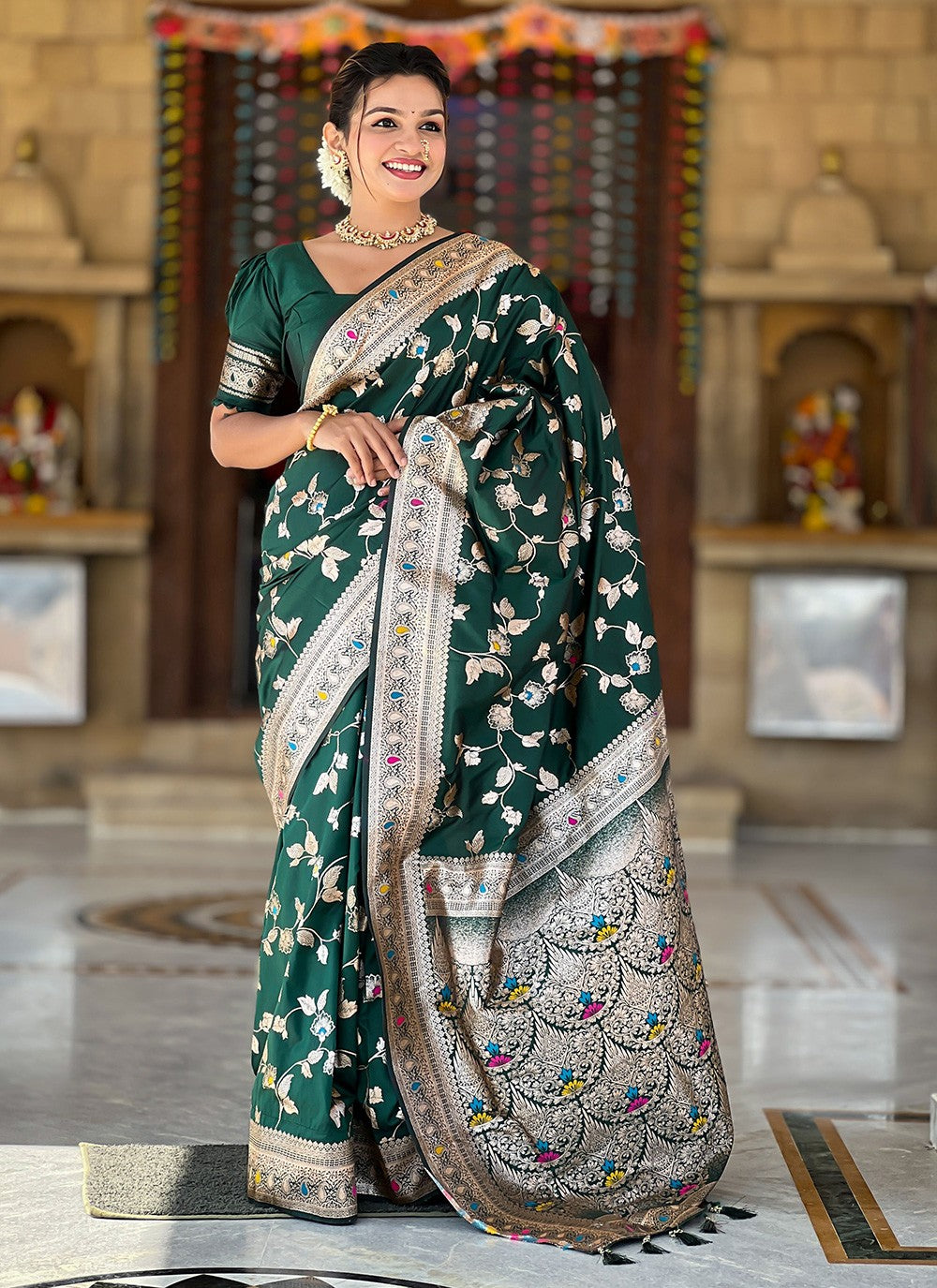 Green Banarasi Silk Contemporary Saree Jacquard Work S16582
