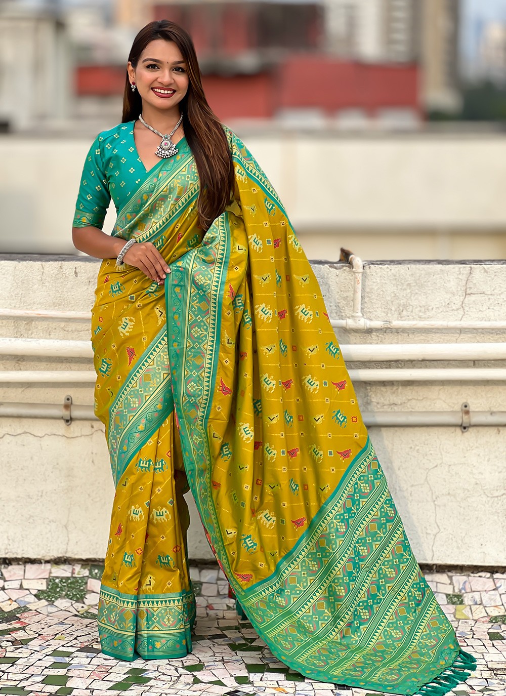 Green Patola Silk Contemporary Saree Meenakari, Woven S16574