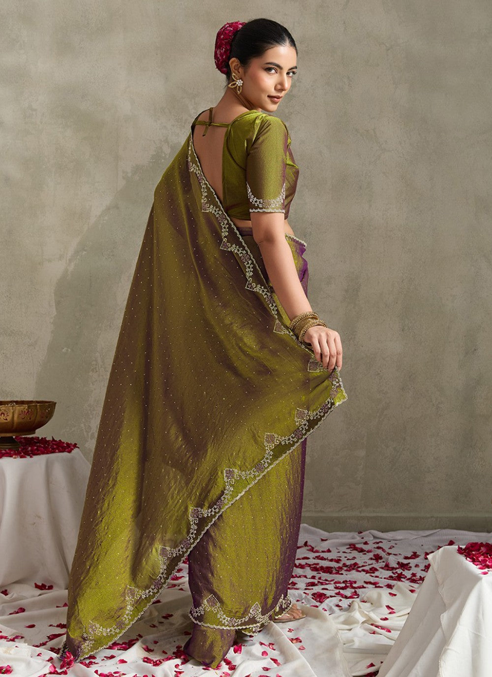 Green Satin Trendy Saree Diamond, Printed S20158