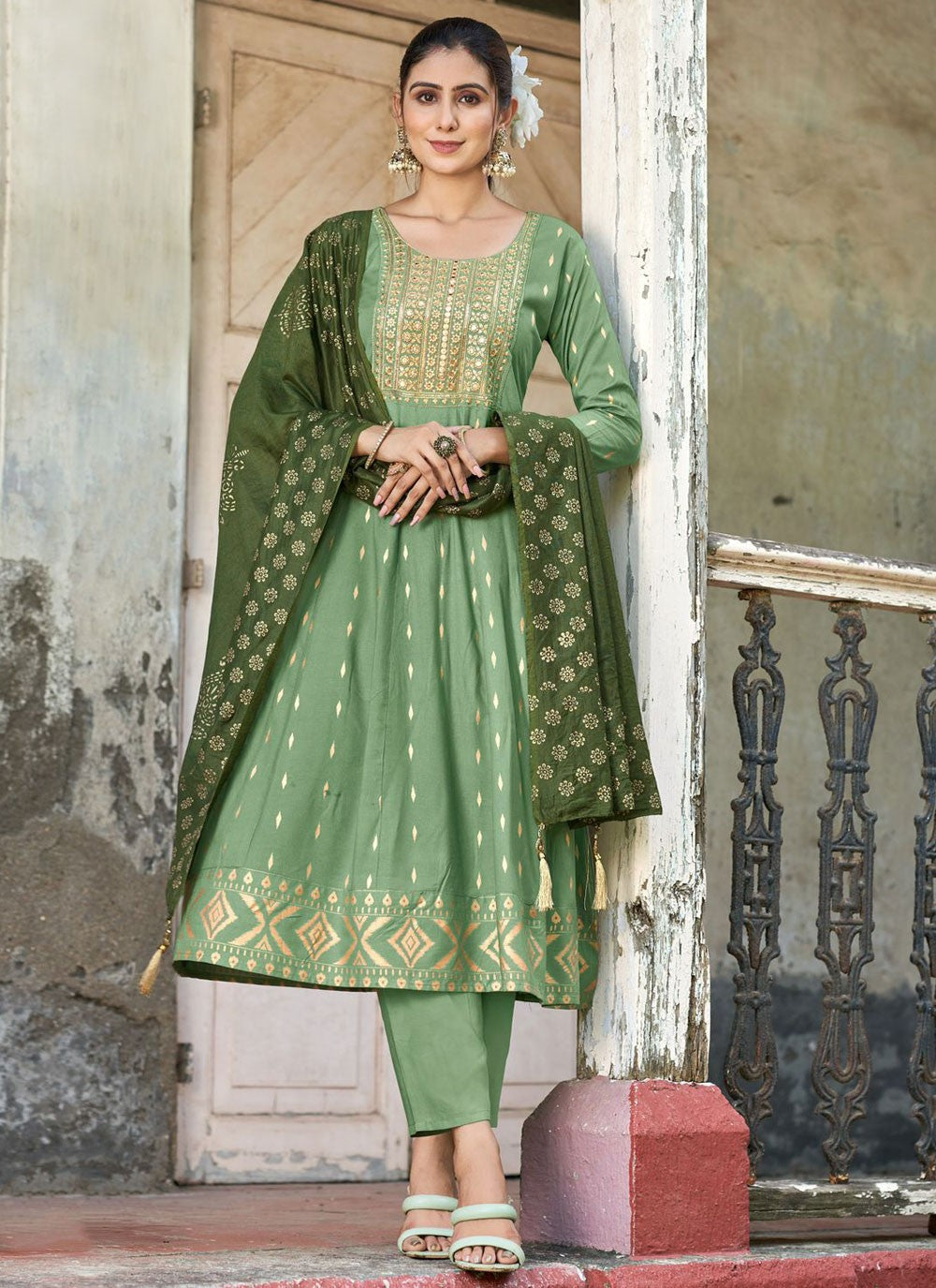 Salwar Suit Embroidered Green Rayon T5635