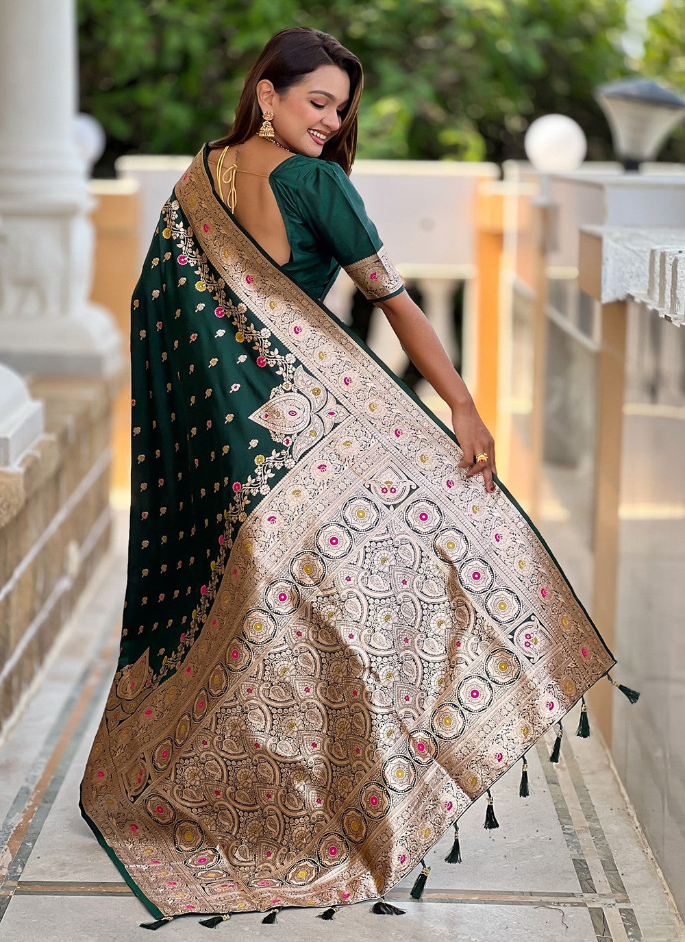 Green Banarasi Silk Classic Saree Meenakari, Woven S16649