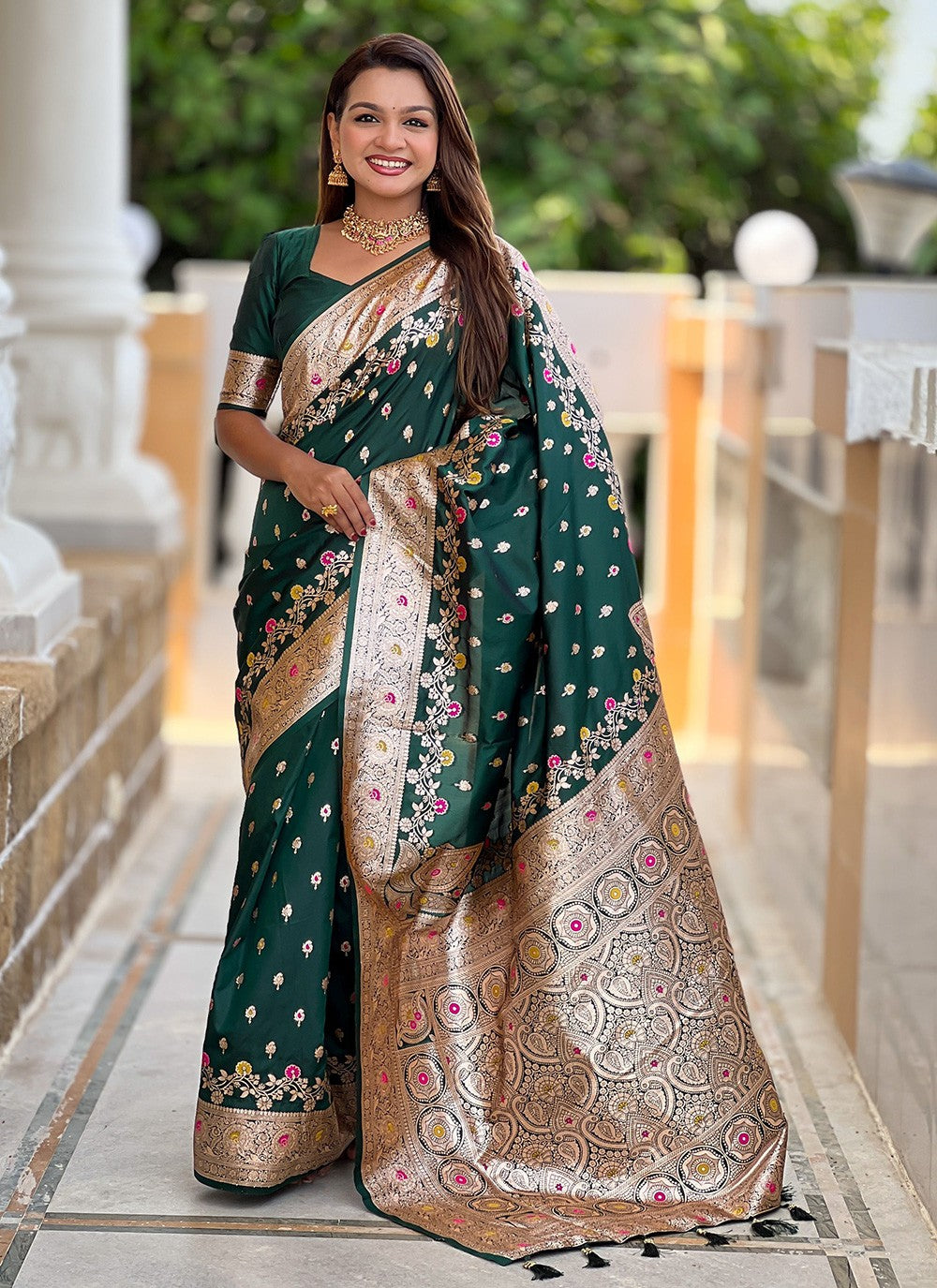 Green Banarasi Silk Classic Saree Meenakari, Woven S16649