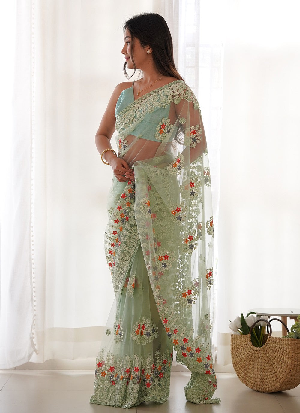 Green Net Contemporary Saree Embroidered, Thread S19070