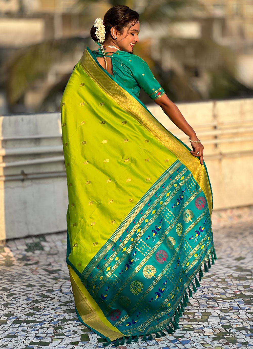 Green Silk Classic Saree Weaving Zari S15779