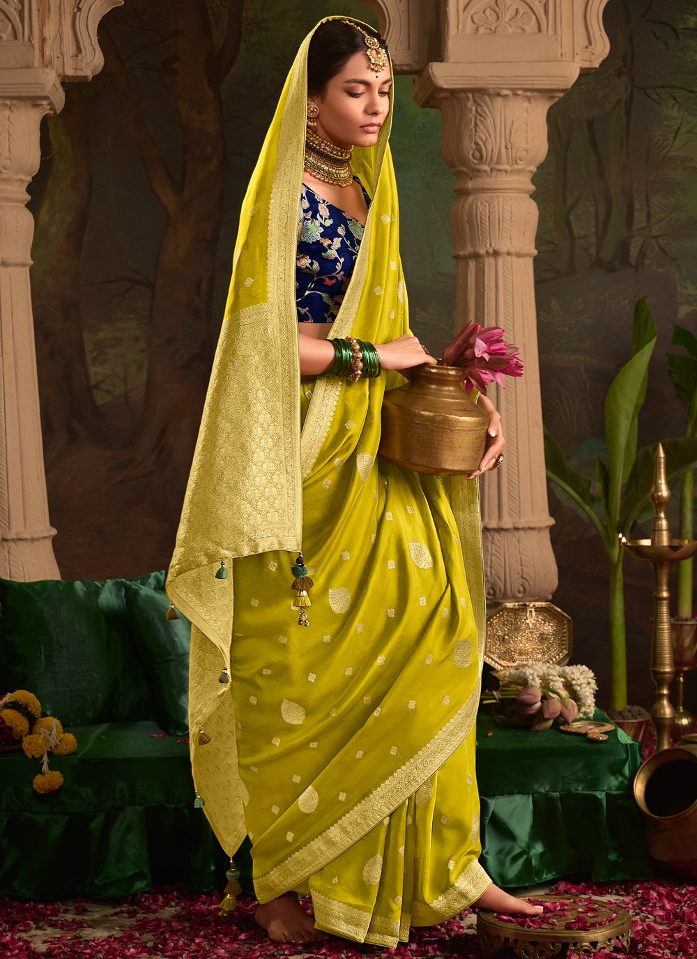 Weaving Zari Pure Dola Saree - S12085
