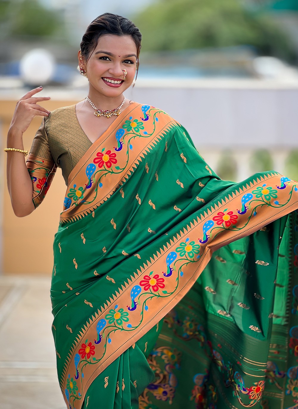 Green Silk Classic Saree Jacquard Work, Meenakari S19948
