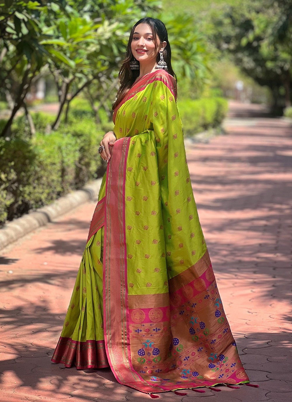 Classic Woven Silk Saree - S8072