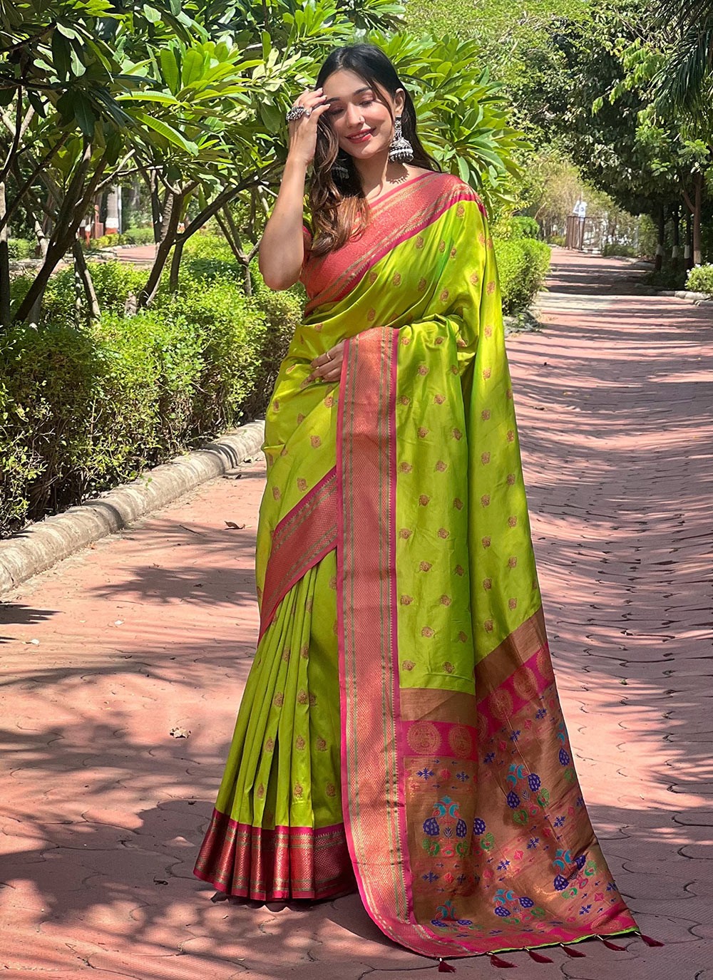 Classic Woven Silk Saree - S8072