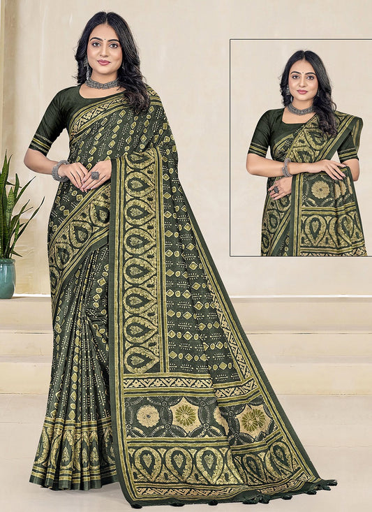 Green Silk Trendy Saree Woven S19650