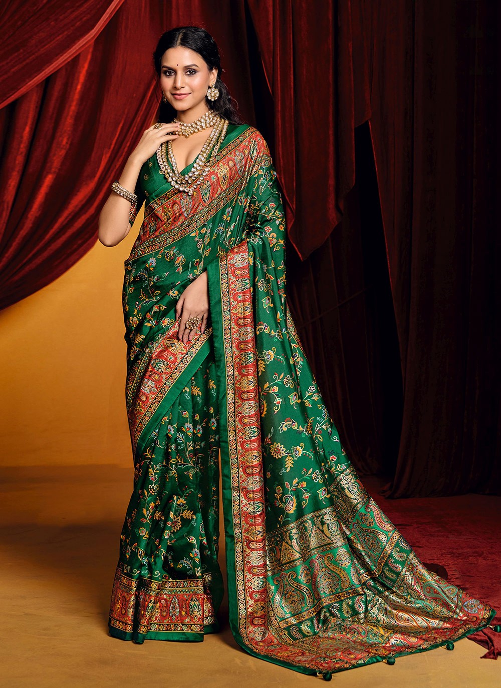 Paisley Printed Tussar Silk Green Classic Saree S15400