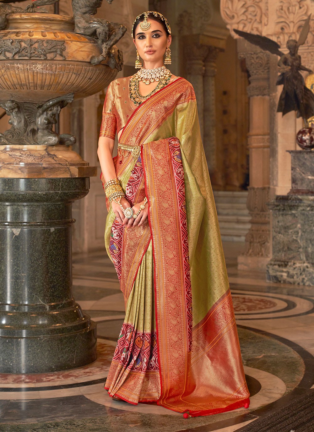 Trendy Meenakari Banarasi Silk Saree - S4928