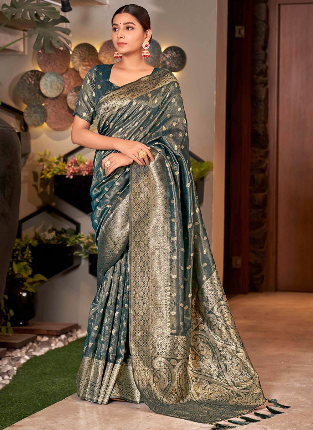 Contemporary Weaving Zari Silk Saree - S2929