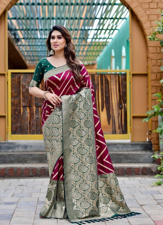 Classic Weaving Zari Silk Saree - S4984