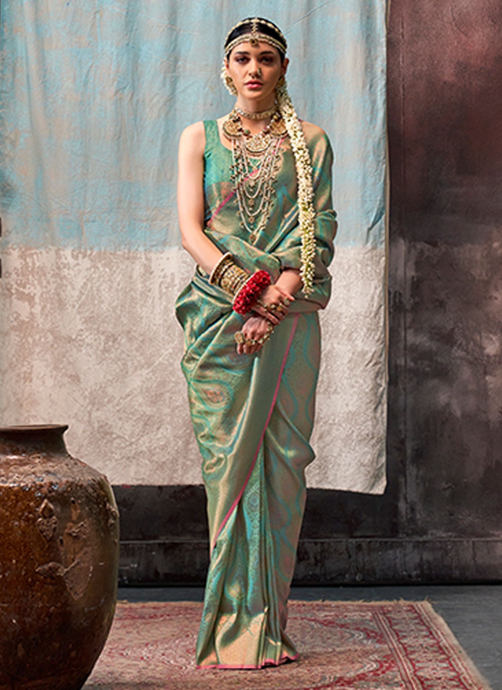 Contemporary Weaving Zari Silk Saree - S6931
