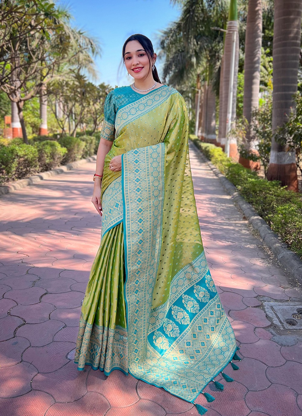 Trendy Weaving Zari Silk, Tissue Saree - S8292