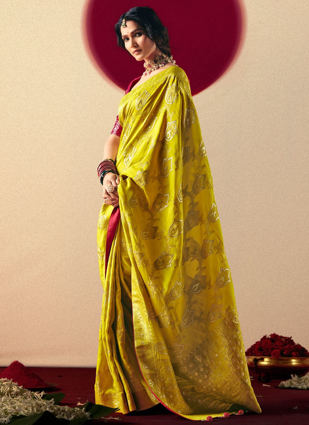 Green Viscose Contemporary Saree Weaving Zari S19419