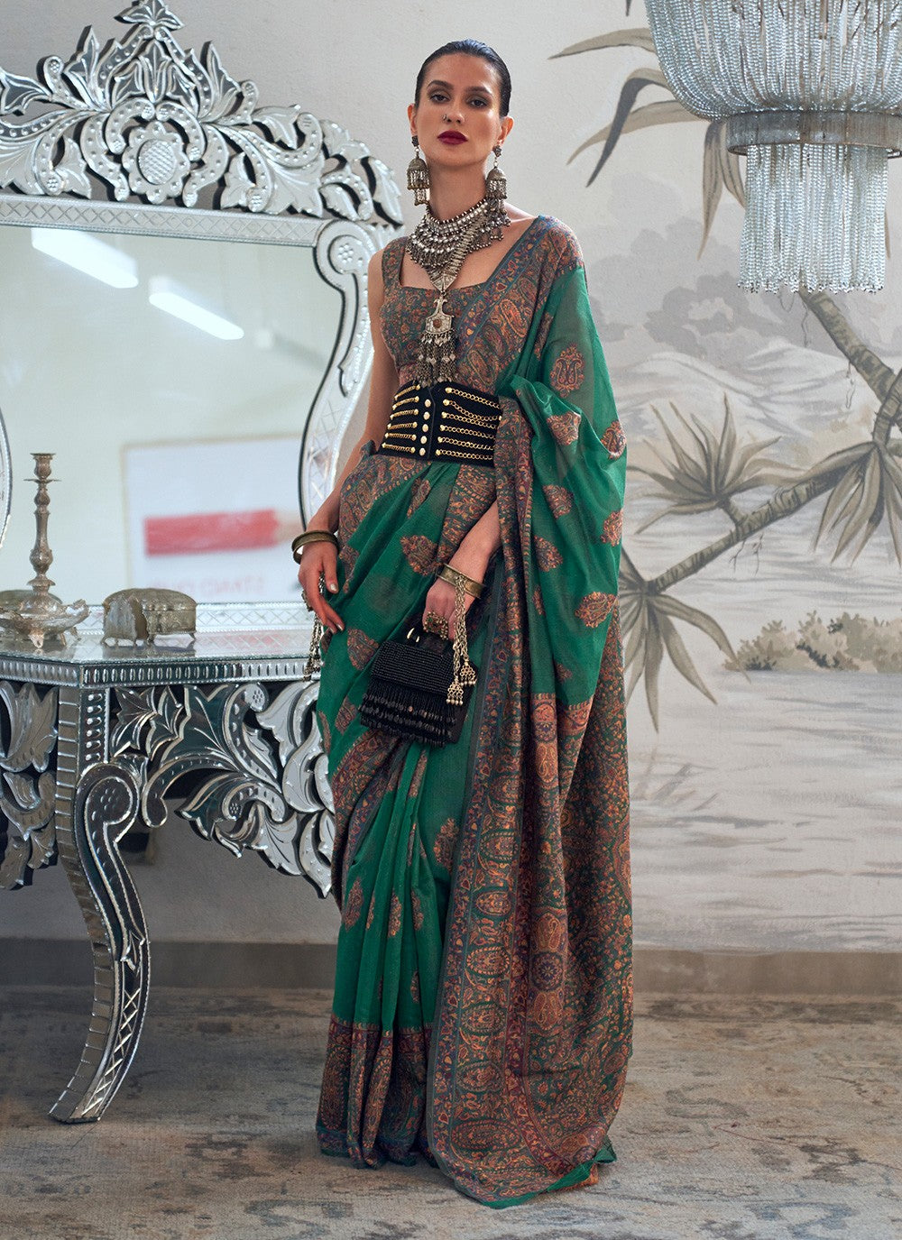 Contemporary Weaving Zari Handloom Silk Saree - S3644