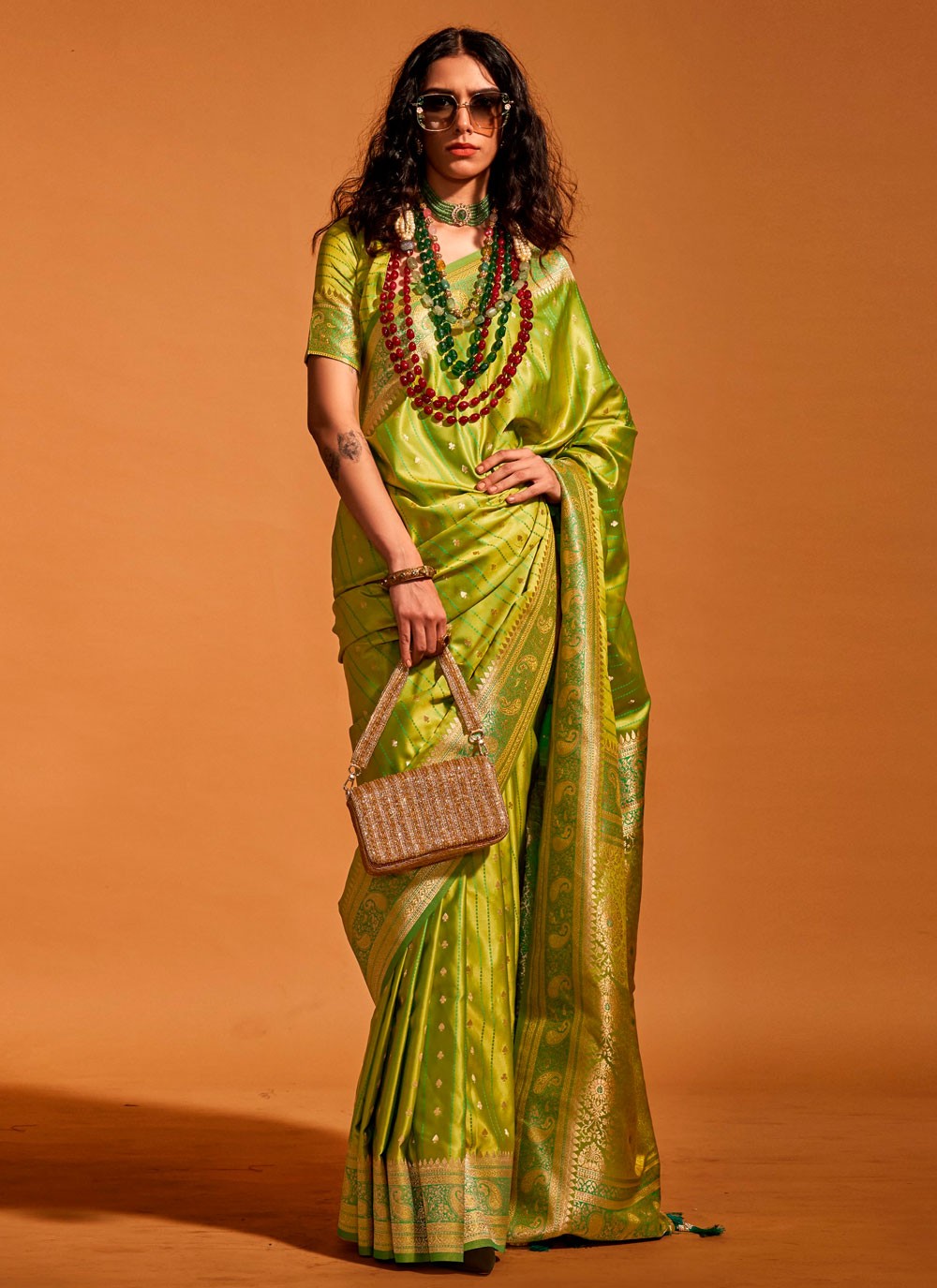 Trendy Weaving Zari Handloom Silk Saree - S4654