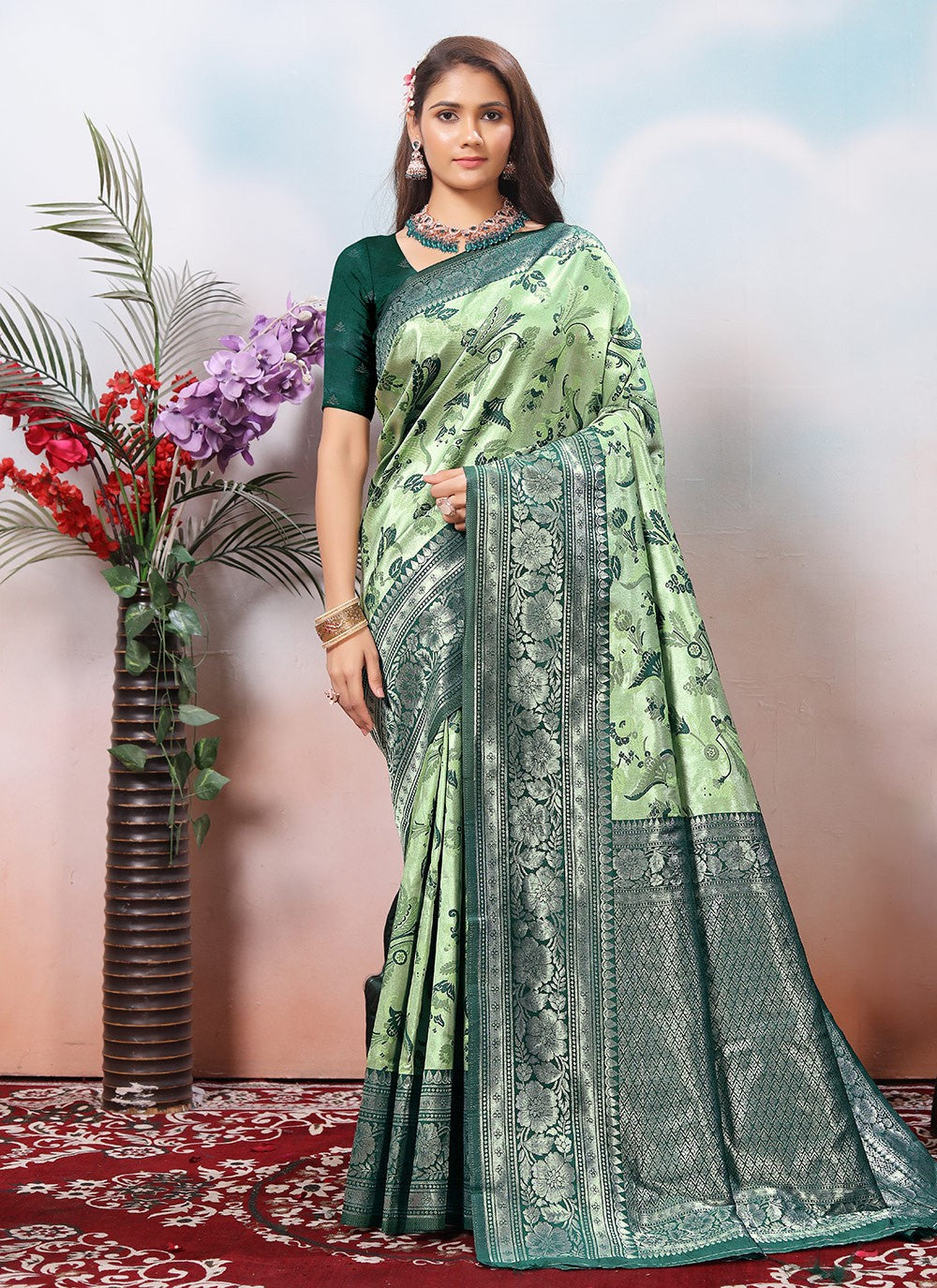 Weaving Zari Silk Green Classic Saree S15382