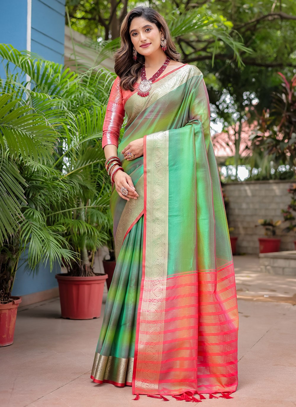 Contemporary Woven Green Banarasi Silk Saree S12409