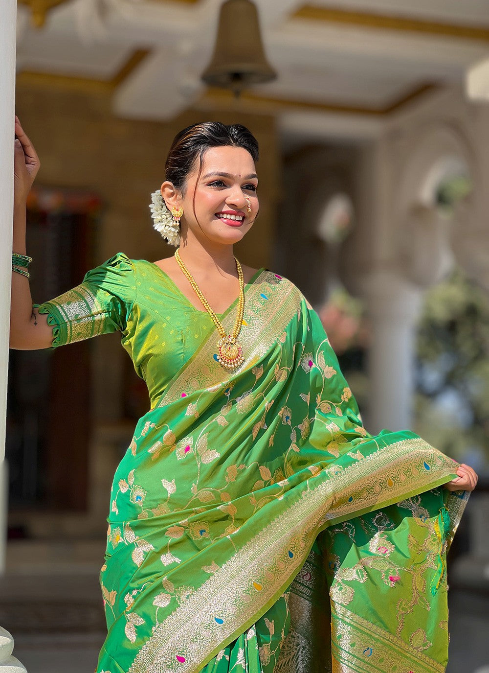 Green Banarasi Silk Contemporary Saree Jacquard Work, Woven S16588