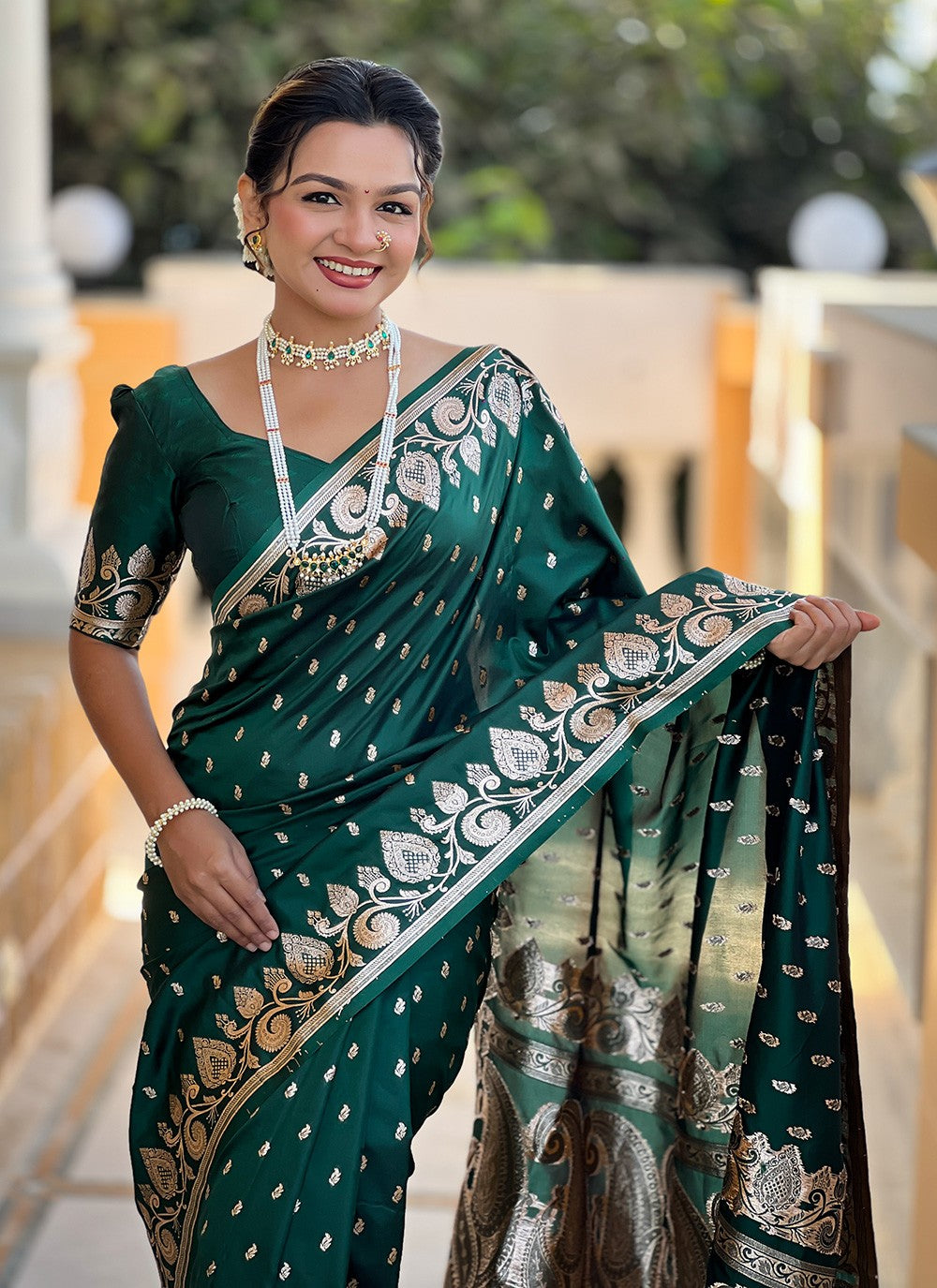 Green Banarasi Silk Classic Saree Woven S17144