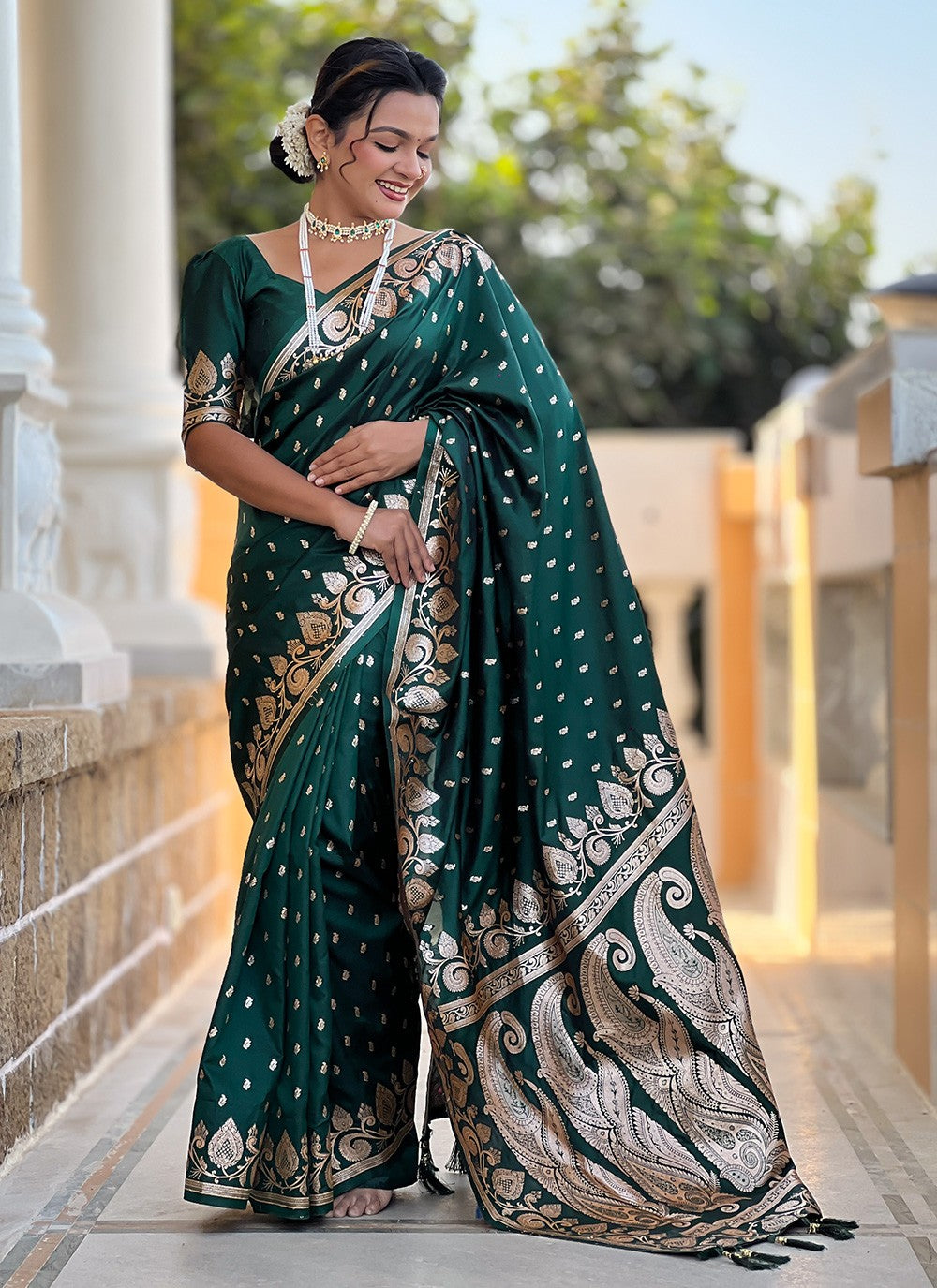 Green Banarasi Silk Classic Saree Woven S17144