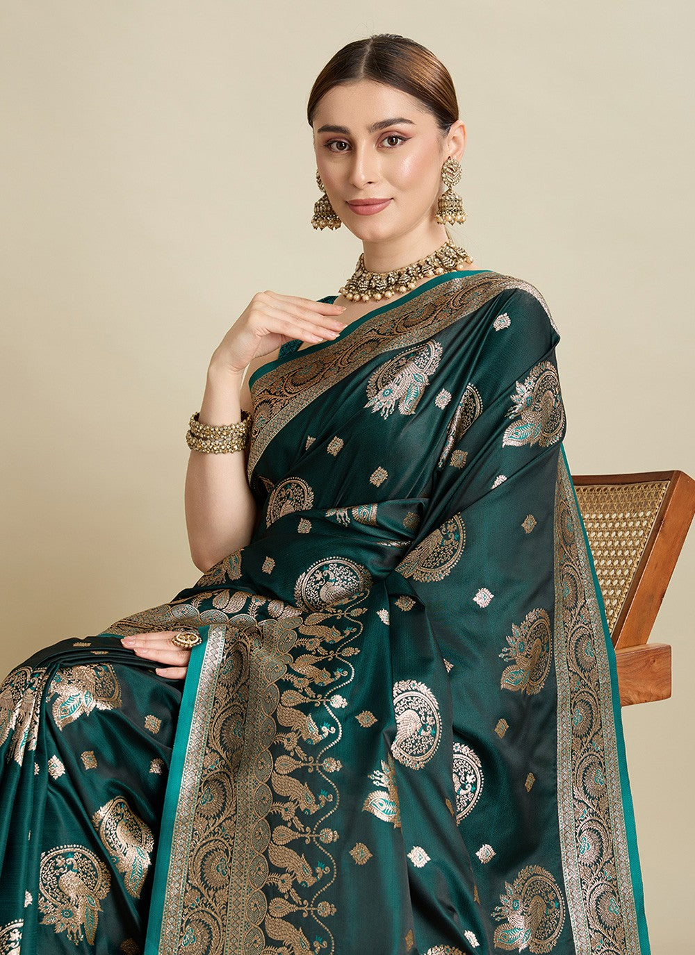 Green Satin Silk Contemporary Saree Woven S16820