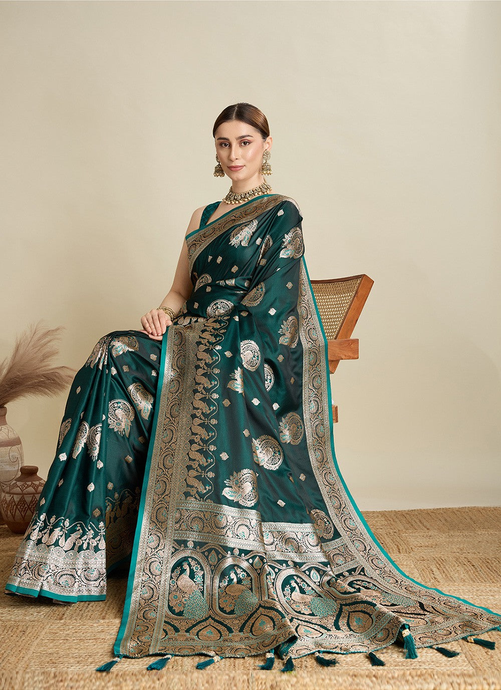 Green Satin Silk Contemporary Saree Woven S16820