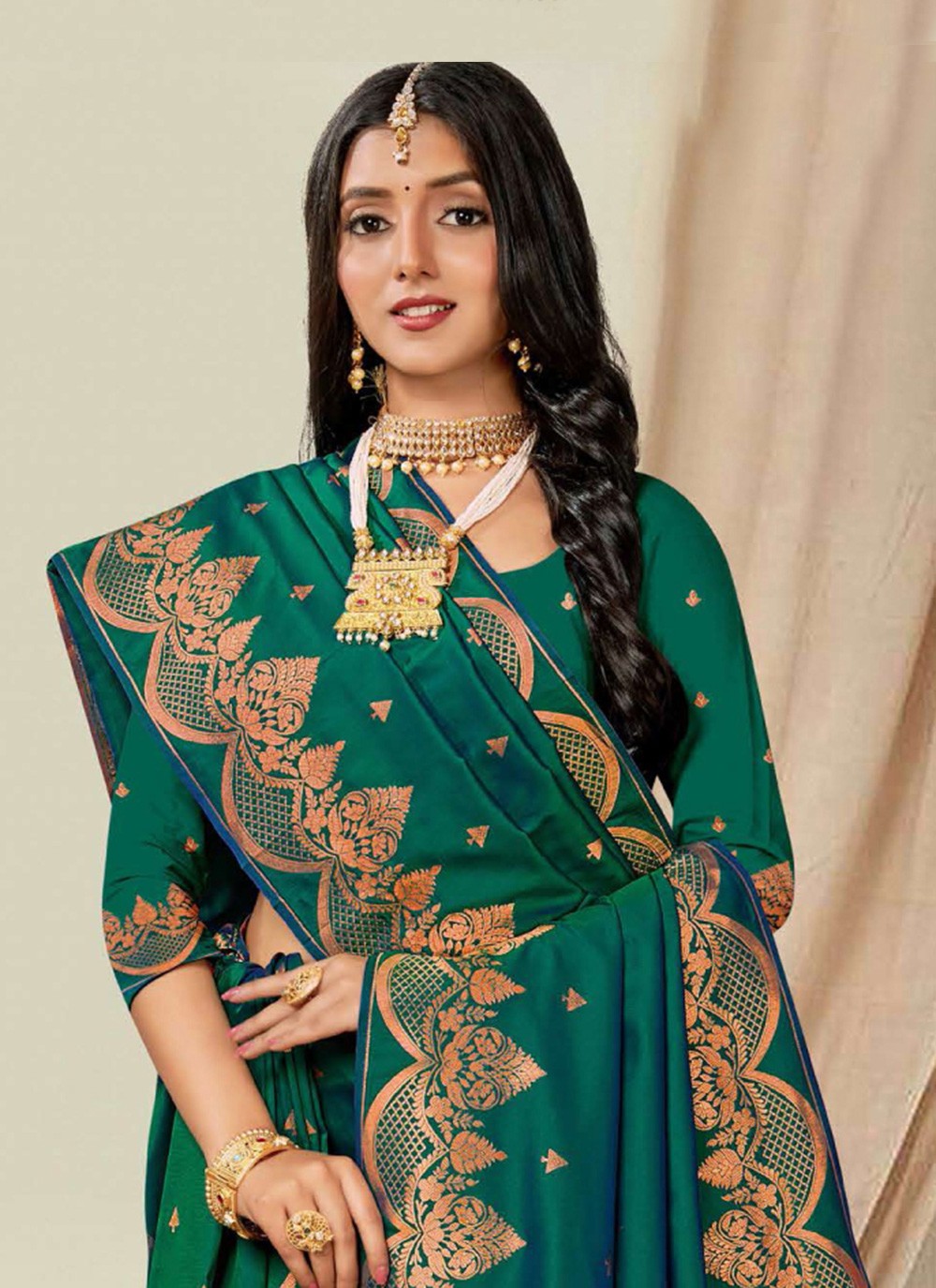 Classic Woven Silk Saree - S7384
