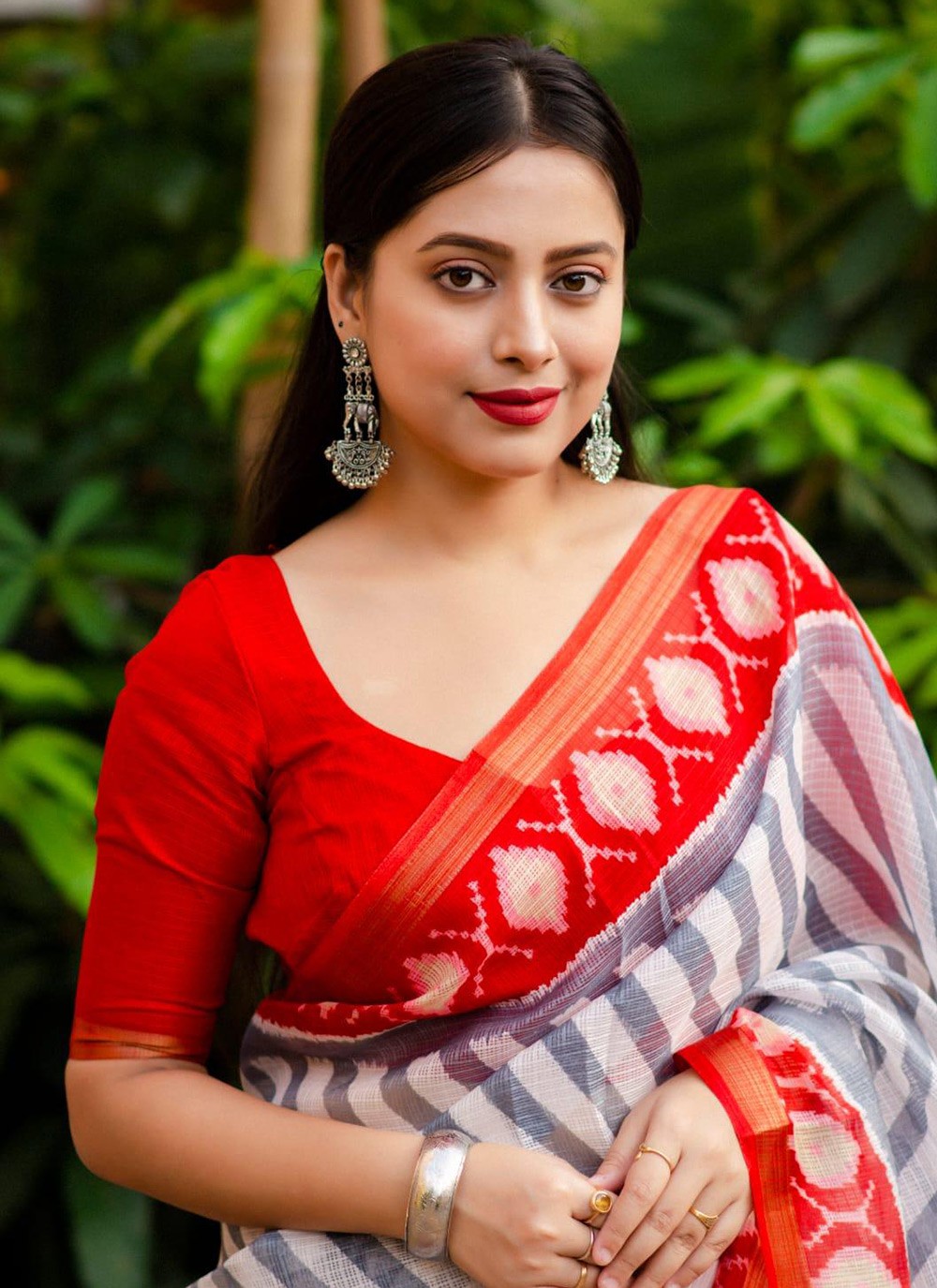 Trendy Woven Jute Silk Saree - S5779