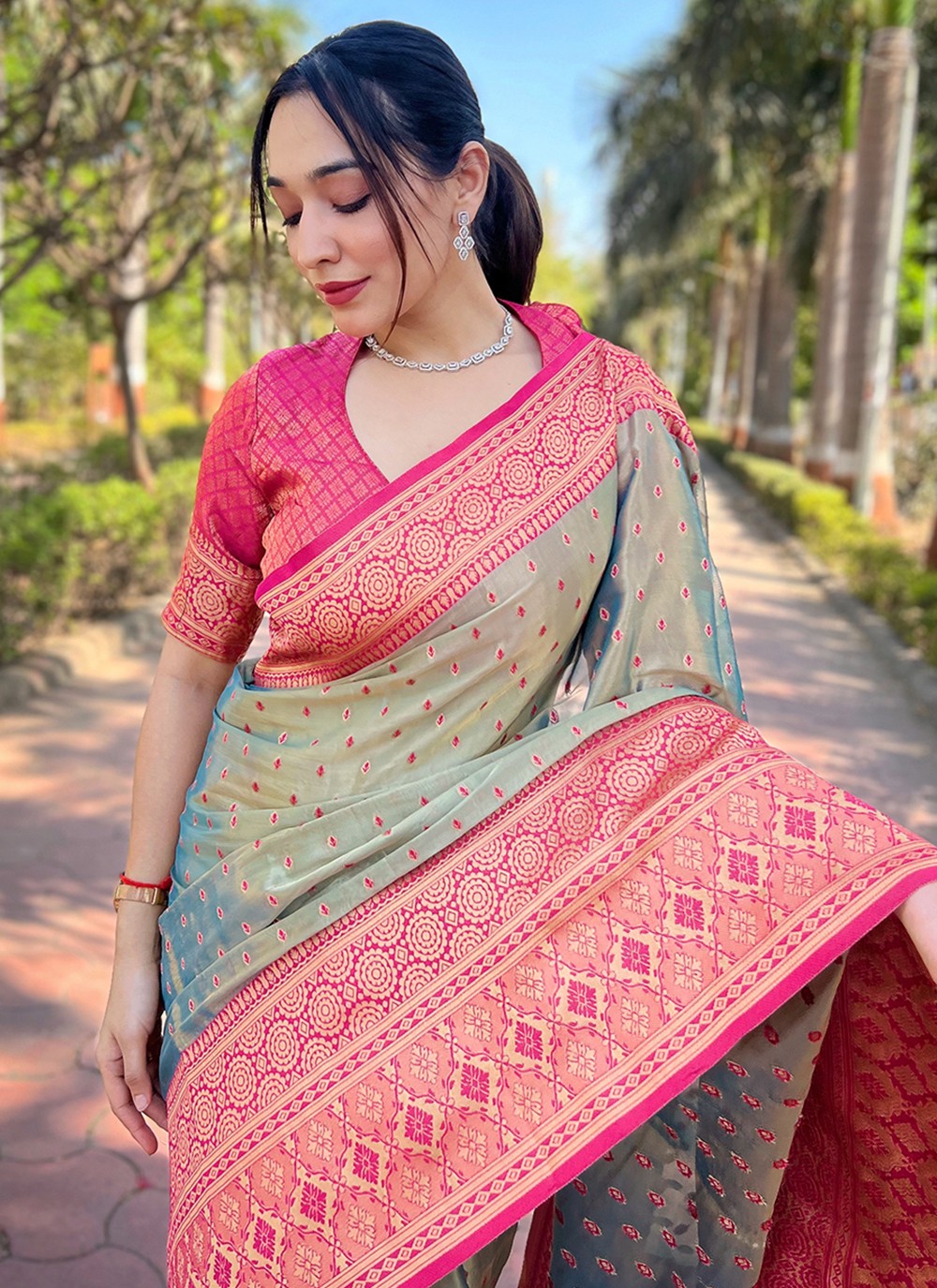 Trendy Weaving Zari Silk, Tissue Saree - S8292