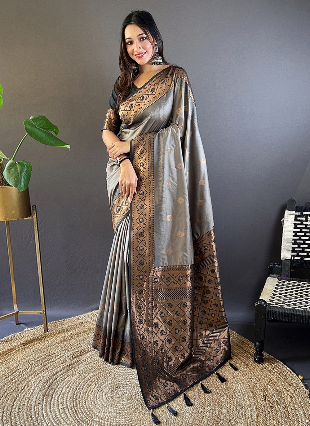 Classic Weaving Zari Silk Saree - S8381