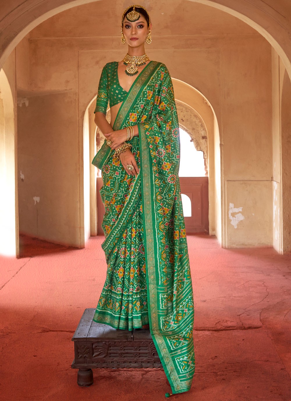 Grey Silk Contemporary Saree Patola Print S18268