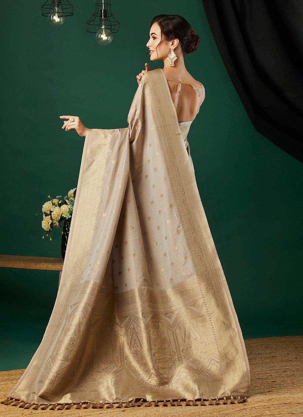 Trendy Saree Jacquard Work Grey Naylon Saree S12532