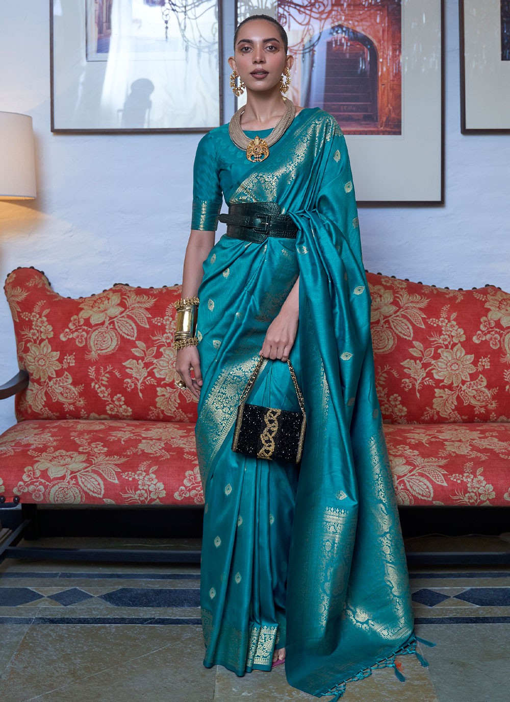 Contemporary Weaving Zari Handloom Silk Saree - S2902