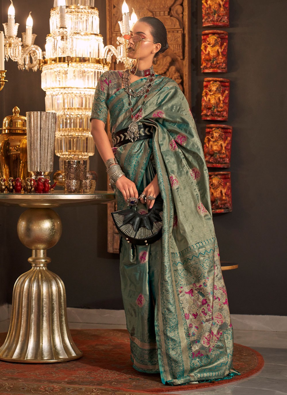 Classic Weaving Zari Handloom Silk Saree - S2854