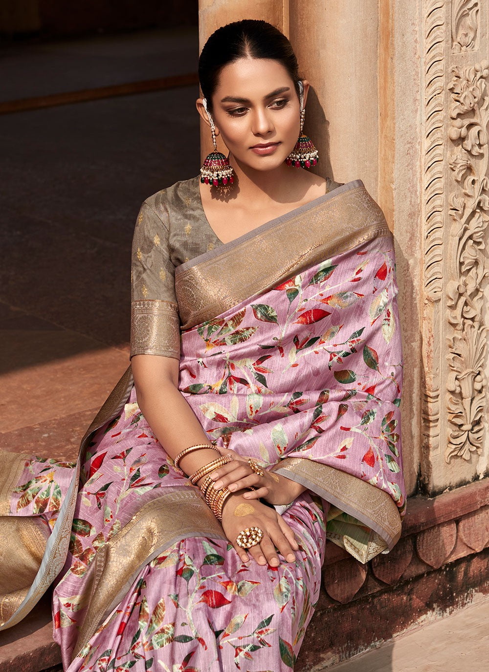 Classic Woven Handloom Silk Saree - S4503