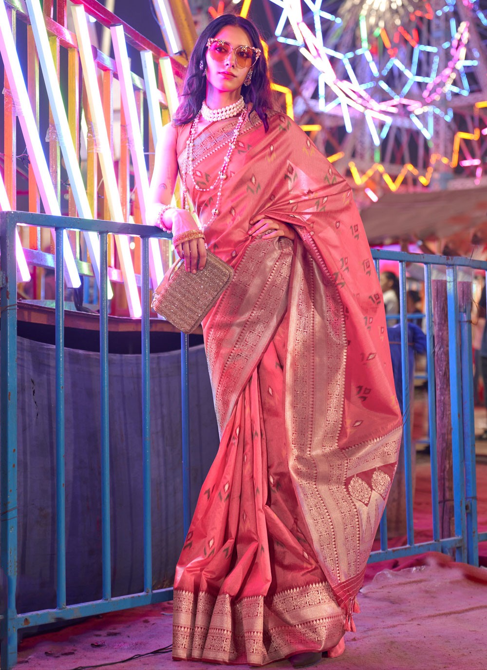 Trendy Weaving Zari Handloom Silk Saree - S4638