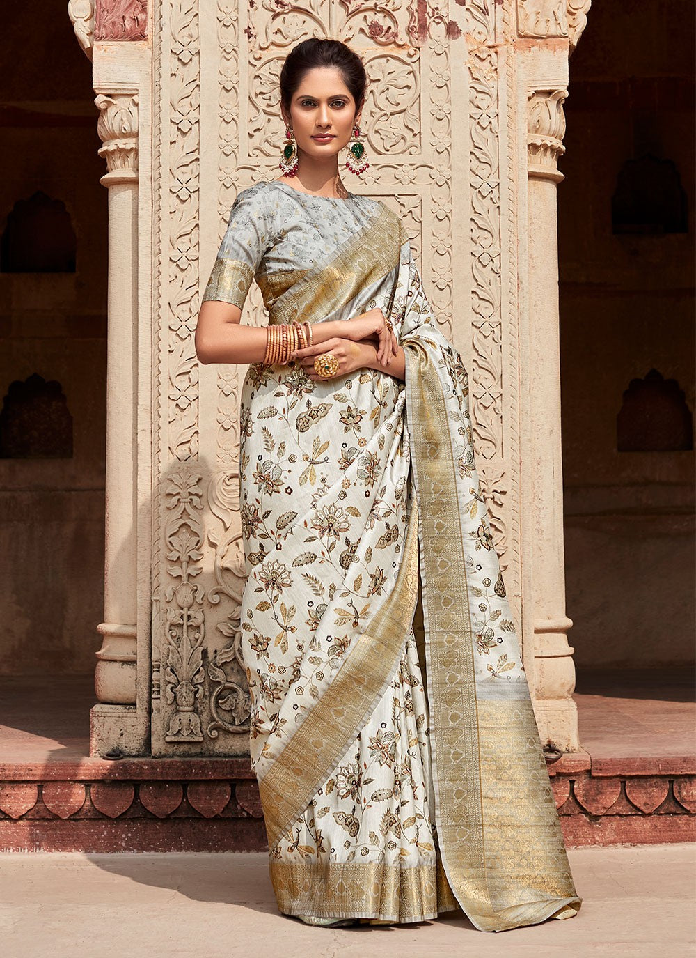 Classic Woven Handloom Silk Saree - S4503